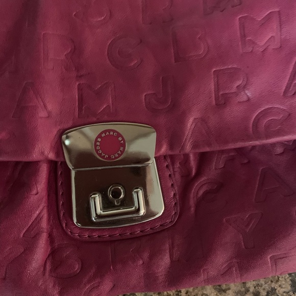 Marc by Marc Jacobs fuchsia leather clutch - Picture 2 of 5